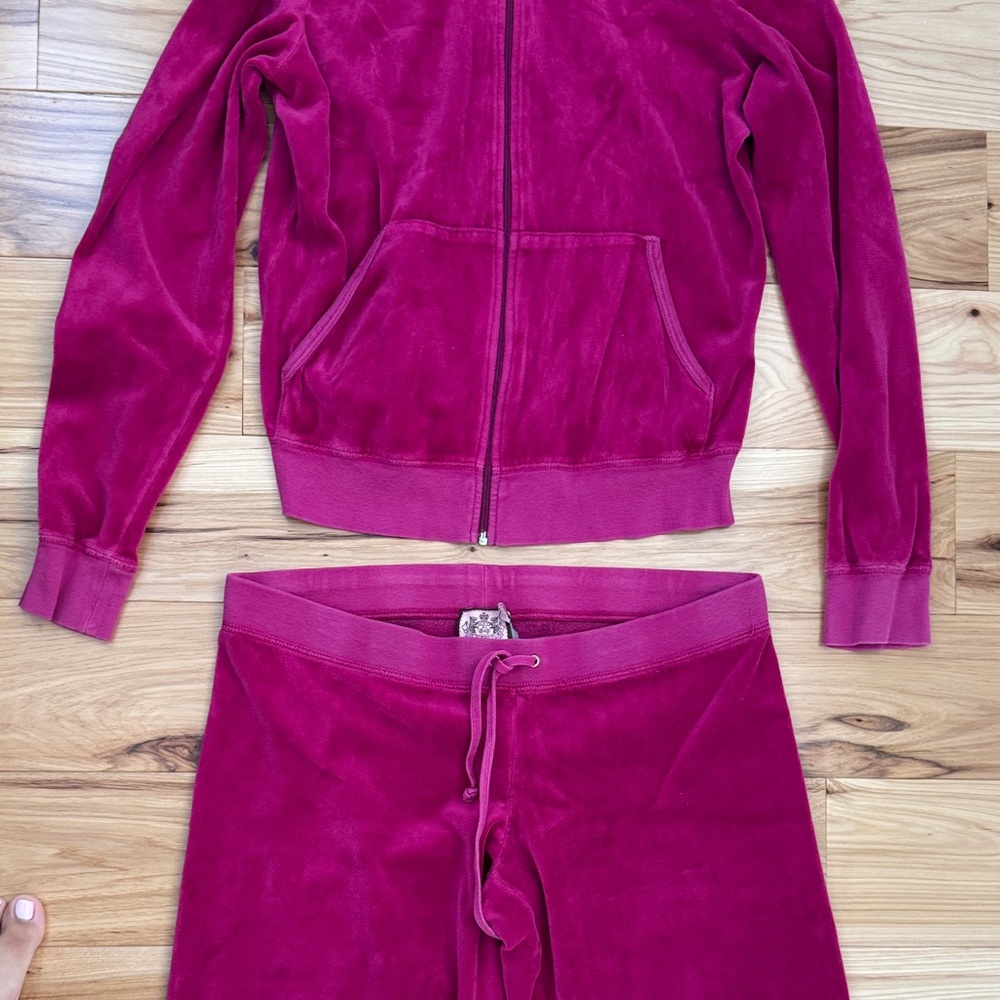 Juicy Couture Velour Hoodie and Pants Set in Deep Magenta Pink Top XL Pant M - Picture 3 of 8
